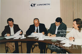 Firma del Acuerdo sobre Clasificación Profesional entre CCOO, UGT, CIG y la patronal Confemetal