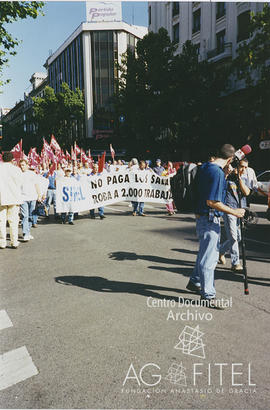 Manifestación de los trabajadores de Sintel en dirección a la sede del Partido Popular en la call...