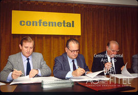 Firma del convenio de la Confederación Española de Organizaciones Empresariales del Metal —CONFEMETAL—  con UGT-Metal