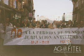 Concentración en la Puerta del Sol de Madrid de la Asociación de Prejubilados, Jubilados y Pensionistas del Metal, Construcción y Afines