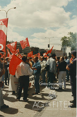 Concentración de trabajadores ante la sede de Alsthom en Madrid