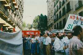 Concentración de delegados sindicales  frente a la embajada francesa en protesta por la parálisis...