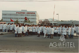 Concentración de trabajadores de Fujitsu ante la sede de la empresa