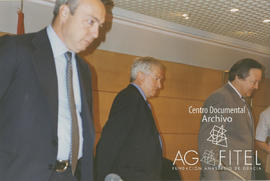 Firma de un convenio con el Ministro de Industria Josep Pique