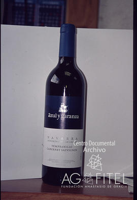 Botella de vino «Azul y Garanza»