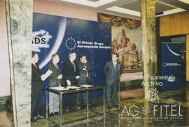 Firma con la EADS. El primer Grupo Aeroespacial Europeo