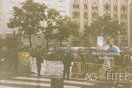 Manifestación en la carrera de San Jeronimo de Madrid para protestar contra el cierre de Carrier