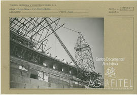 Obras construcción de la estructura metálica de la gran marquesina destinada a cubrir la tribuna ...
